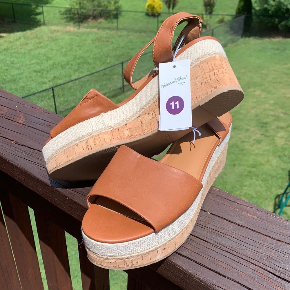 NWT Cognac Bailey Sandal Platform Universal Thread - Picture 2 of 10